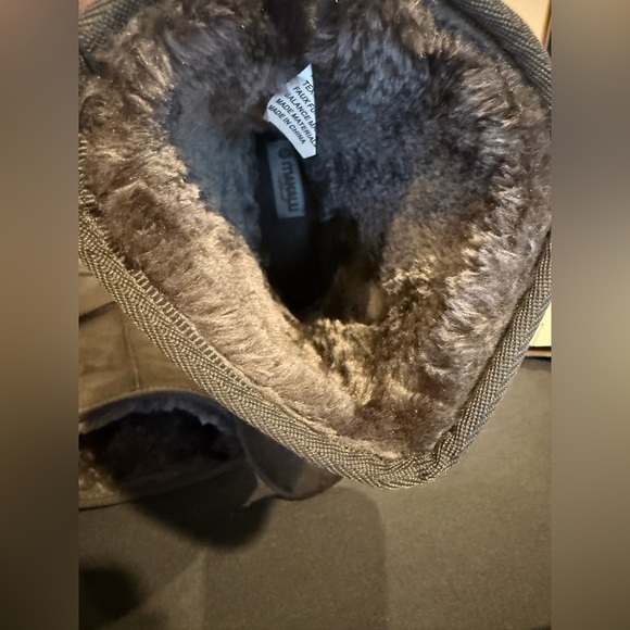 Makalu Ani Grey Pull-On Boots Women Size 7M - Picture 9 of 9